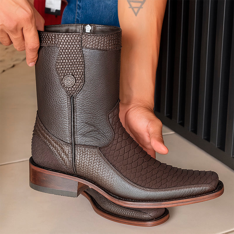 Kit Bota Masculina Bravik em Couro Legítimo e Palmilha Ortopédica +BRINDES: Copo, Cinto, Carteira e Chapéu